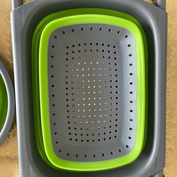 3 NWOT 3 collapsable Colanders - Picture 2 of 13